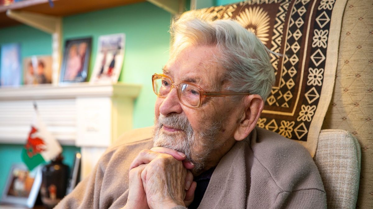 Zemřel nejstarší muž světa, bylo mu 112 let
